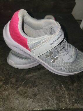 Under Armour Girls' Gray & Pink Athletic Shoes